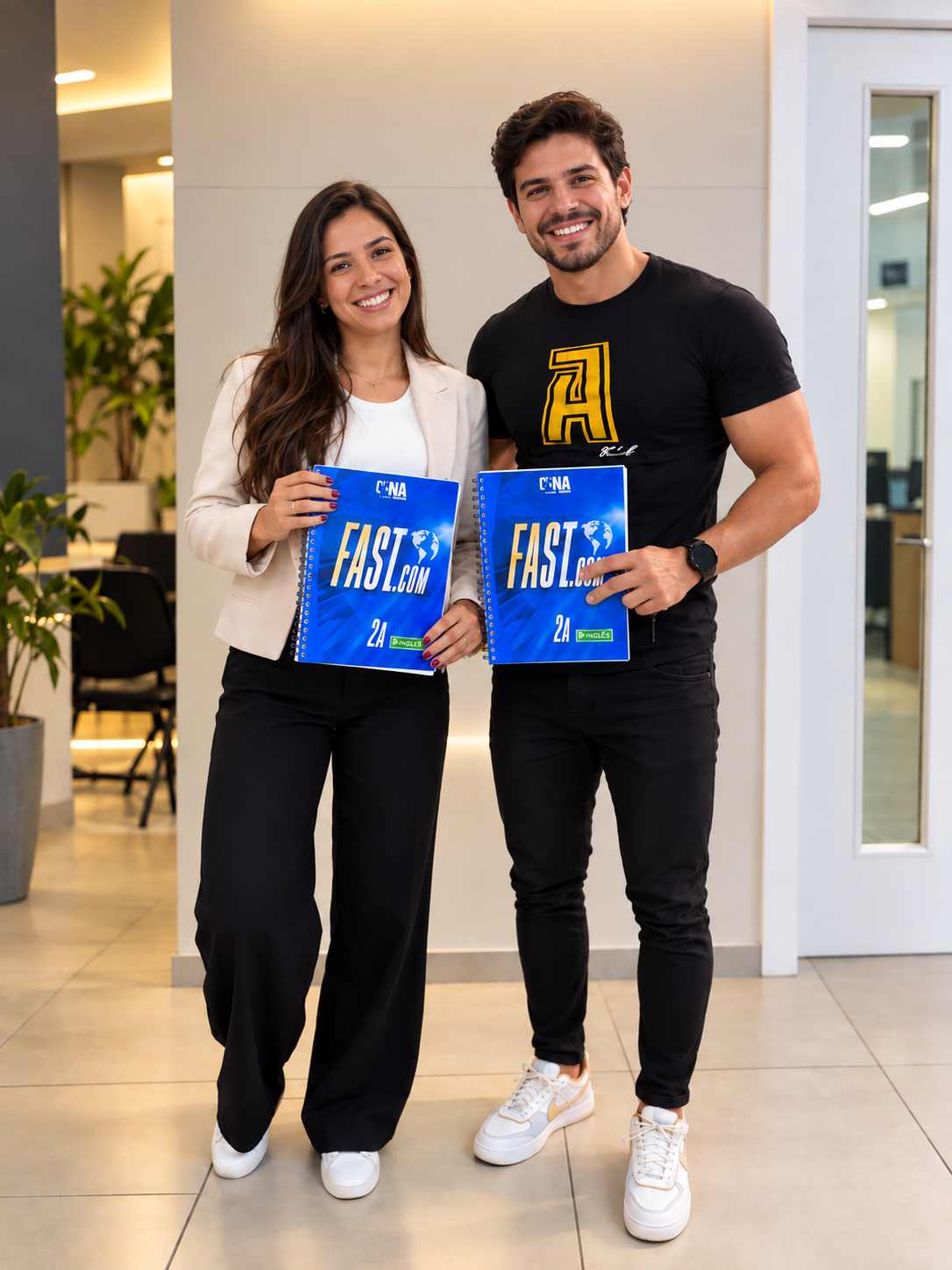 Alunos do curso de inglês da IOWA com o material FAST.COM